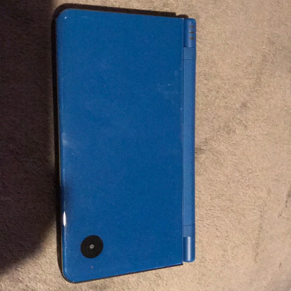 Nintendo DS Xl w/ camera